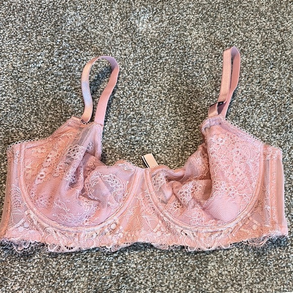 NWT Victoria Secret Push Up Without Padding Pink Lace Bra - Picture 1 of 3